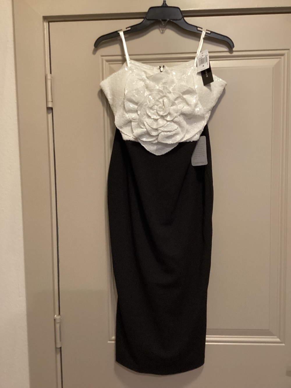 Betsy & Adam Sequin Rosette Bodice Colorblock Sheath Dress, size 8